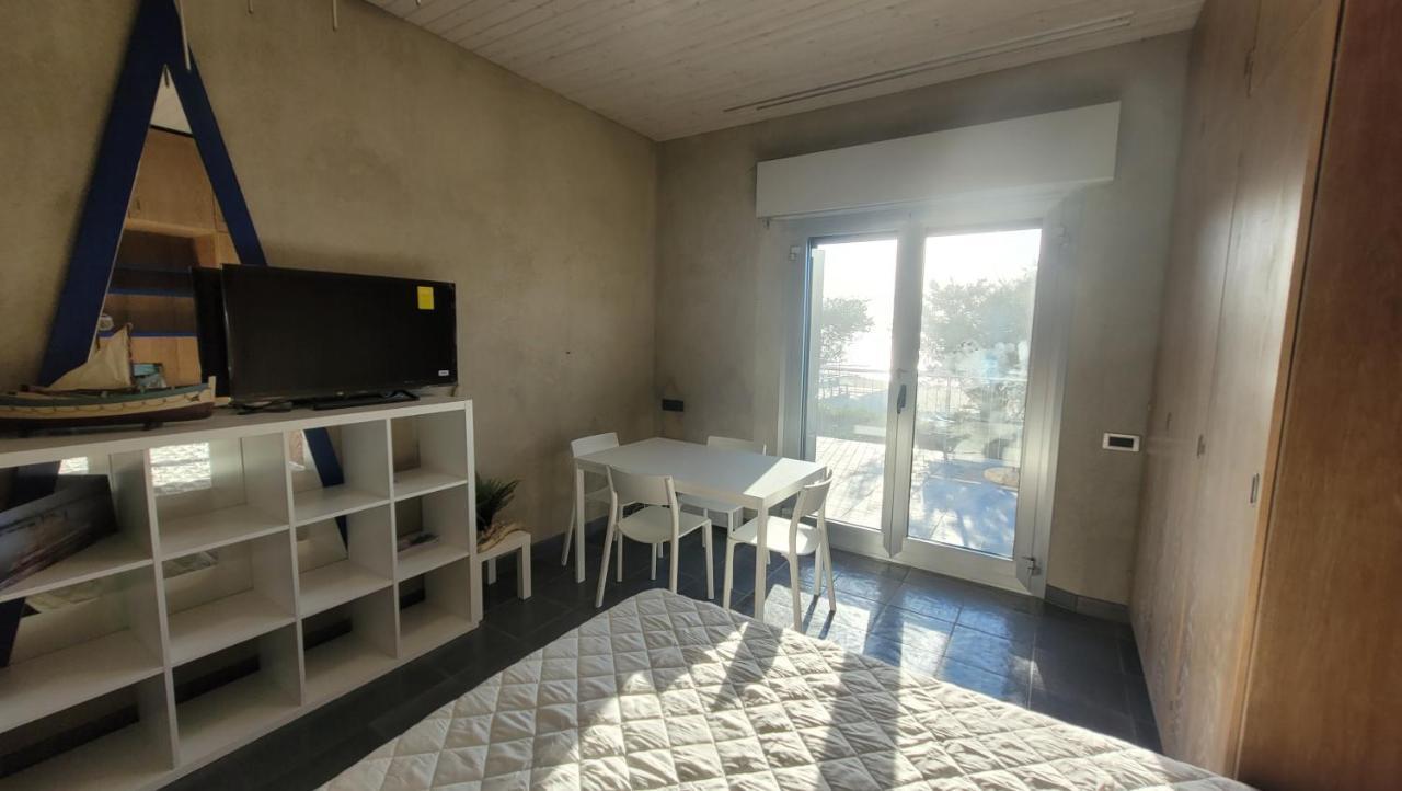 Miledy Monolocale Direttamente Sul Mare Apartment Marina di Castagneto Carducci Bagian luar foto